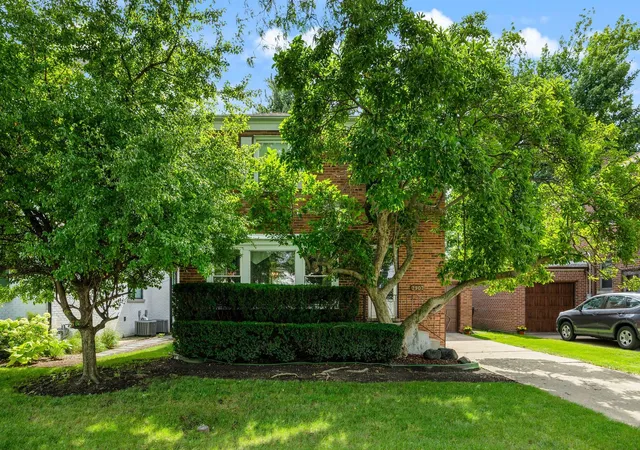 Photo 1 of Single family home for sale at 2907 W Bryn Mawr Ave, Chicago, IL 60659 | MLS# 12717026 | Listing updated on 2026-09-24