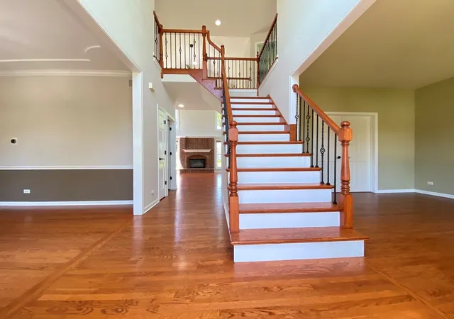 Photo 2 of Single family home for sale at 720 Kendridge Ct, Aurora, IL 60502 | MLS# 12717040 | Listing updated on 2026-09-01