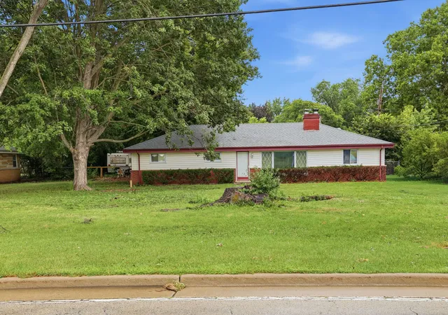 4th image of 608 E Camp Mcdonald Rd, Prospect Heights, IL 60070 | MLS# 12717061