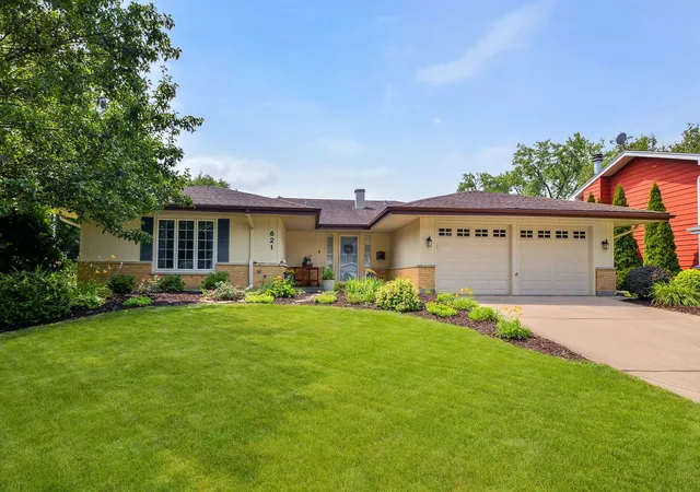 Photo 1 of Sale Pending at 21w621 Buckingham Rd, Glen Ellyn, IL 60137 | MLS# 12717086 | Listing updated on 2026-09-13