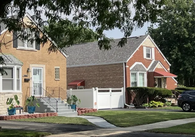 Photo 4 of Single family home for sale at 2536 S 13th Avenue, Broadview, IL 60155 | MLS# 12717091 | Listing updated on 2026-09-29