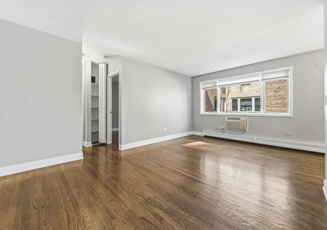 3rd image of 426 W Barry Ave #407, Chicago, IL 60657 | MLS# 12717102