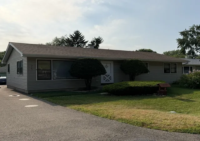 1st image of 5507 Burwood Rd, Oakwood Hills, IL 60013 | MLS# 12717120