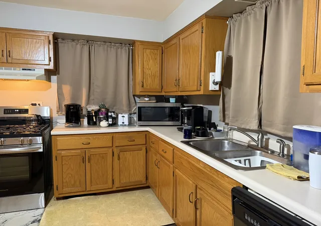 2nd image of 5507 Burwood Rd, Oakwood Hills, IL 60013 | MLS# 12717120