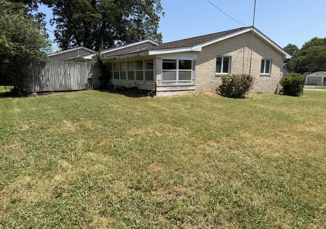 Photo 3 of Single family home for sale at 501 Broadway St, Metropolis, IL 62960 | MLS# 12717122 | Listing updated on 2026-08-31