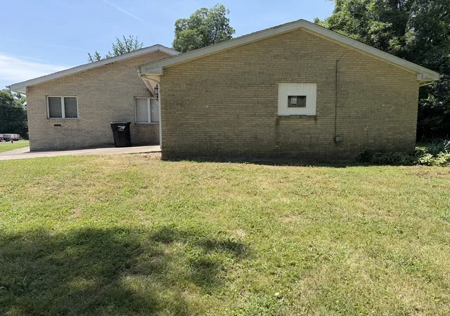 Photo 4 of Single family home for sale at 501 Broadway St, Metropolis, IL 62960 | MLS# 12717122 | Listing updated on 2026-08-31