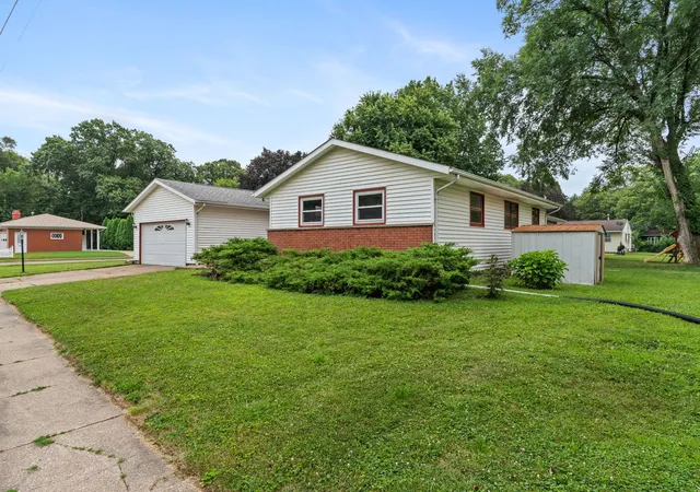 Photo 2 of Sale Pending at 4336 26th Avenue, Moline, IL 61265 | MLS# 12717123 | Listing updated on 2026-09-17