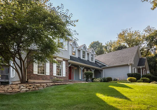 Photo 2 of Single family home for sale at 5n662 Forest Glen Ln, St. Charles, IL 60175 | MLS# 12717124 | Listing updated on 2026-09-08
