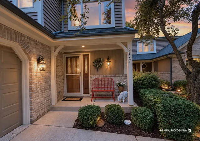 Photo 3 of Townhouse for sale at 2727 Downing Ct, Aurora, IL 60502 | MLS# 12717131 | Listing updated on 2026-09-22