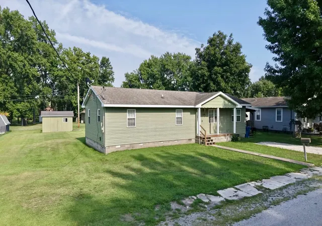 Photo 2 of Single family home for sale at 508 N Ward St, Benton, IL 62812 | MLS# 12717149 | Listing updated on 2026-09-08