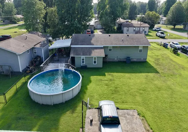 Photo 3 of Single family home for sale at 508 N Ward St, Benton, IL 62812 | MLS# 12717149 | Listing updated on 2026-09-08