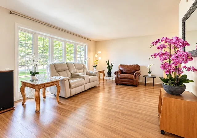Photo 3 of Single family home for sale at 641 Independence Ave, Westmont, IL 60559 | MLS# 12717164 | Listing updated on 2026-10-04