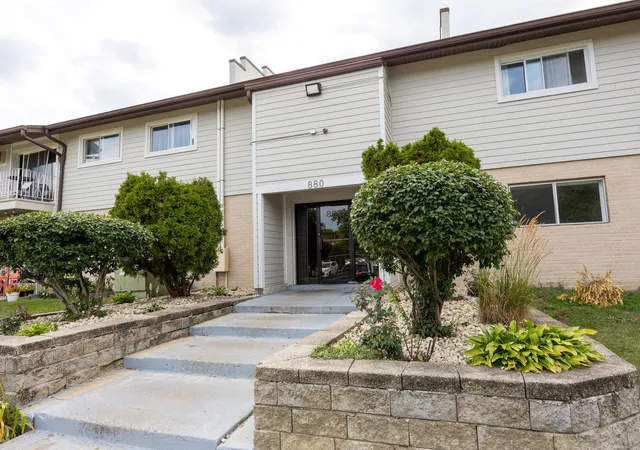 Photo 1 of Condo for sale at 880 E Old Willow Rd #166, Prospect Heights, IL 60070 | MLS# 12717222 | Listing updated on 2026-09-21
