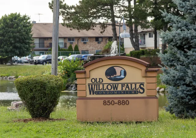 13th image of 880 E Old Willow Rd #166, Prospect Heights, IL 60070 | MLS# 12717222