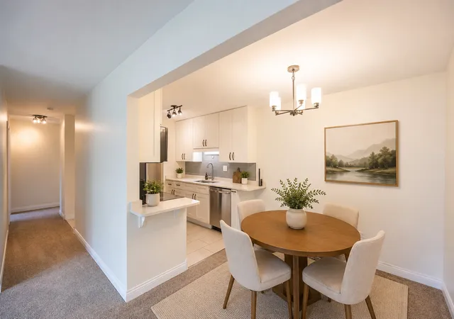 Listing Photo 5 - Condo for sale in building located at 880 E Old Willow Rd, Prospect Heights, IL 60070 - Unit #166