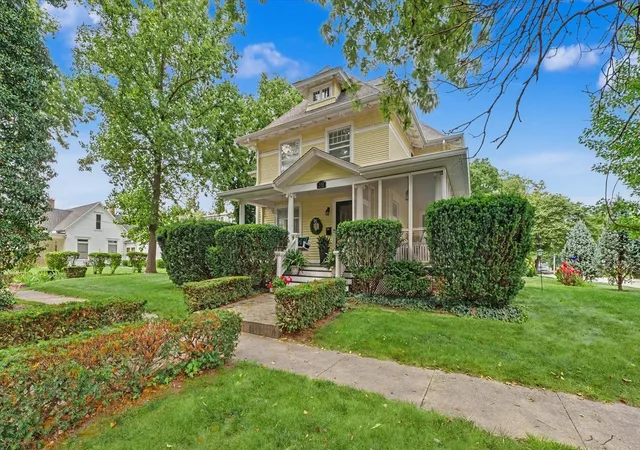 Photo 2 of Single family home for sale at 318 E Main St, Monticello, IL 61856 | MLS# 12717227 | Listing updated on 2026-08-13