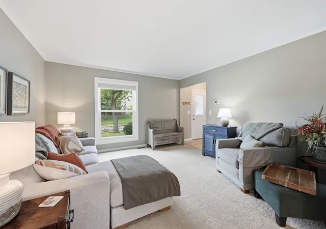 Photo 4 of Sale Pending at 1179 Cactus Trl, Carol Stream, IL 60188 | MLS# 12717232 | Listing updated on 2026-09-16