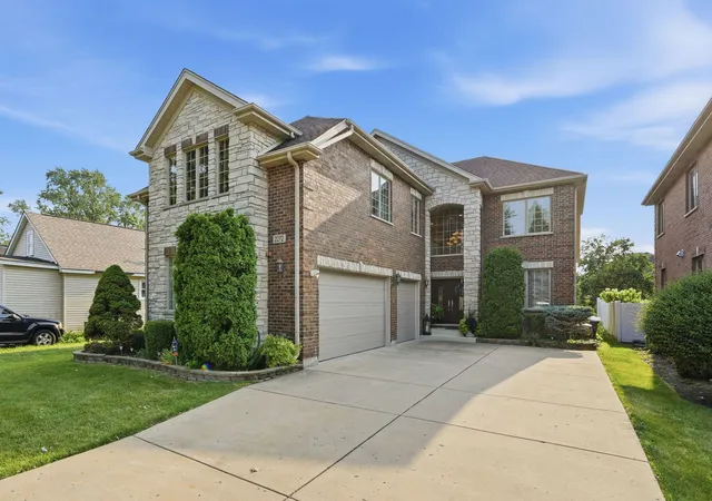 Photo 1 of Single family home for sale at 2272 Eastview Dr, Des Plaines, IL 60016 | MLS# 12717240 | Listing updated on 2026-08-11