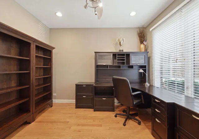 Photo 3 of Single family home for sale at 2272 Eastview Dr, Des Plaines, IL 60016 | MLS# 12717240 | Listing updated on 2026-08-11