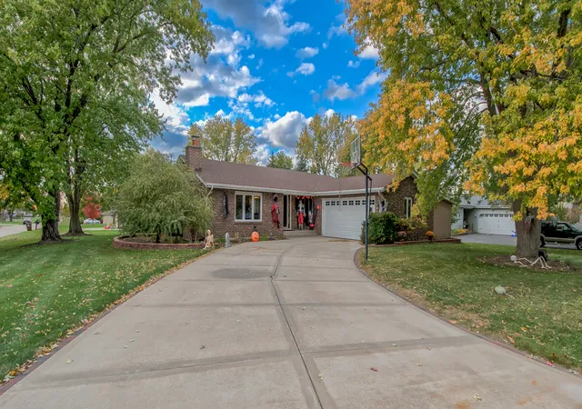 2nd image of 1605 S Regan Rd, New Lenox, IL 60451 | MLS# 12717241