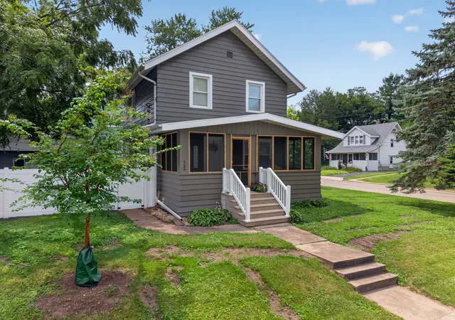 Photo 1 of Single family home for sale at 127 W Moore St, Ottawa, IL 61350 | MLS# 12717278 | Listing updated on 2026-09-24