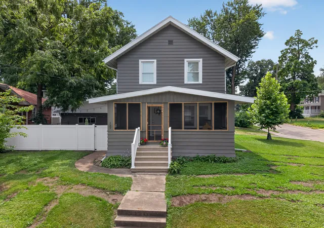 Photo 2 of Single family home for sale at 127 W Moore St, Ottawa, IL 61350 | MLS# 12717278 | Listing updated on 2026-09-24