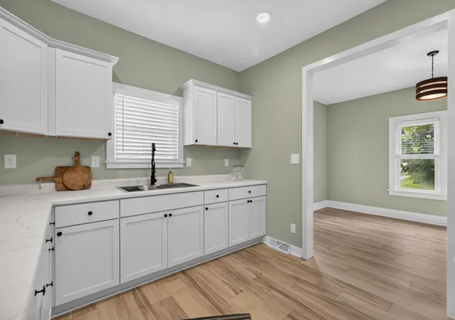 Photo 3 of Single family home for sale at 127 W Moore St, Ottawa, IL 61350 | MLS# 12717278 | Listing updated on 2026-10-07
