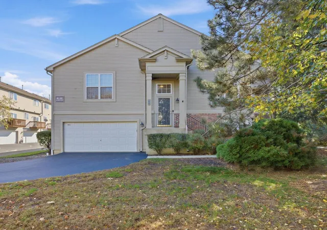 Photo 1 of Townhouse for sale at 961 Ellsworth Dr #2, Grayslake, IL 60030 | MLS# 12717293 | Listing updated on 2026-10-22