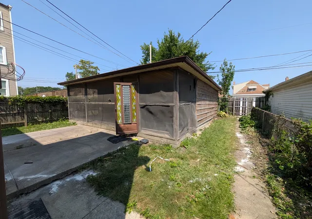 6th image of 10631 S Calumet Ave, Chicago, IL 60628 | MLS# 12717307