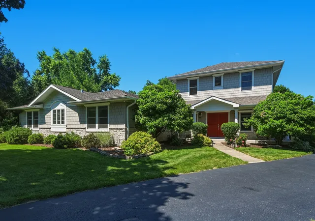 Photo 2 of Single family home for sale at 6730 S Madison St, Willowbrook, IL 60527 | MLS# 12717329 | Listing updated on 2026-09-04