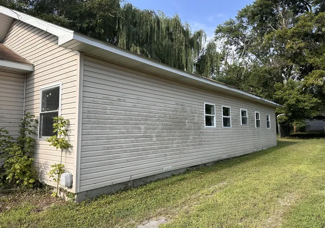 Photo 4 of Single family home for sale at 905 N Mcleansboro St, Benton, IL 62812 | MLS# 12717341 | Listing updated on 2026-09-01
