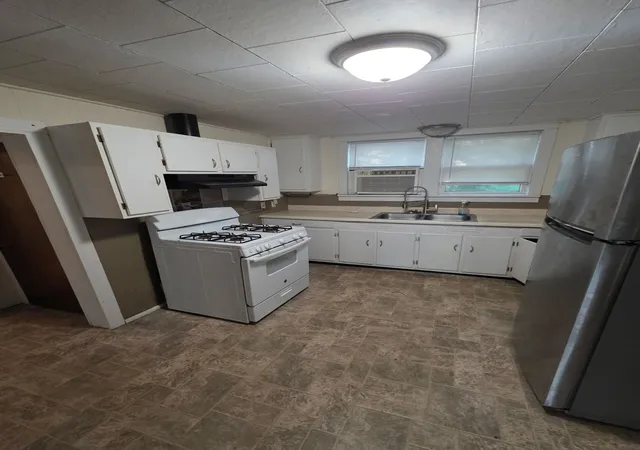 Photo 3 of Single family home for sale at 803 N Allyn St, Carbondale, IL 62901 | MLS# 12717342 | Listing updated on 2026-09-19
