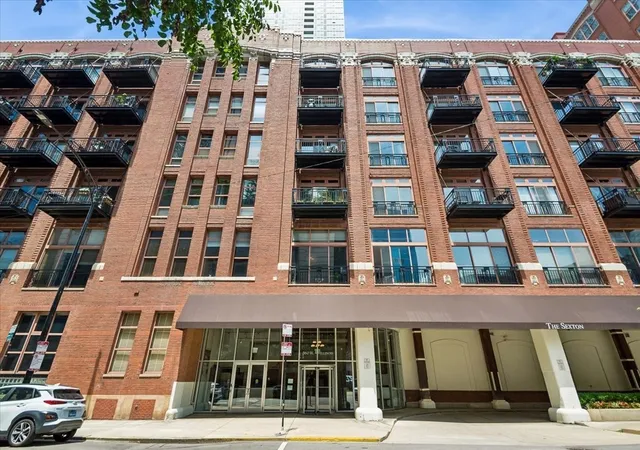 Listing Photo 1 - Condo for sale in building located at 360 W Illinois St, Chicago, IL 60654 - Unit #1F