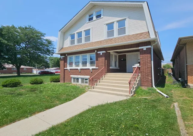 2nd image of 2626 W 96th Pl, Evergreen Park, IL 60805 | MLS# 12717374