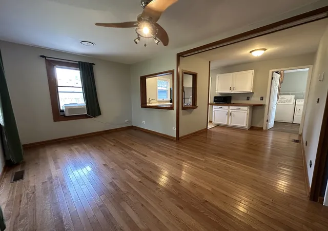 2nd image of 37 S Heather Dr, Crystal Lake, IL 60014 | MLS# 12717375