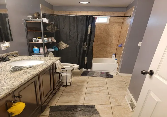 Photo 4 of Single family home for sale at 427 Devon Ln, Bolingbrook, IL 60440 | MLS# 12717382 | Listing updated on 2026-08-04