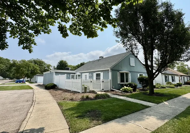 Photo 3 of Single family home for sale at 119 Garden Dr, Montgomery, IL 60538 | MLS# 12717407 | Listing updated on 2026-09-09