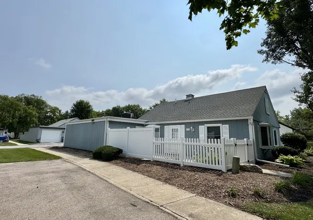 Photo 3 of Single family home for sale at 119 Garden Dr, Montgomery, IL 60538 | MLS# 12717407 | Listing updated on 2026-09-28