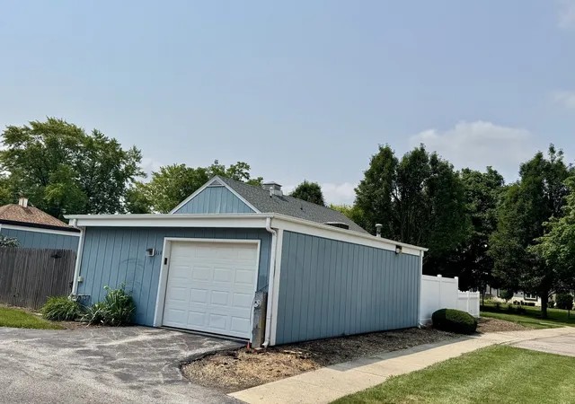 Photo 4 of Single family home for sale at 119 Garden Dr, Montgomery, IL 60538 | MLS# 12717407 | Listing updated on 2026-09-28