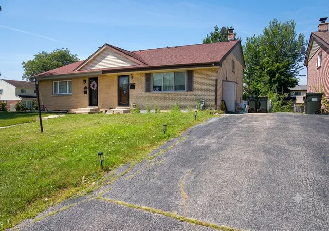2nd image of 9406 N Oak Ave, Des Plaines, IL 60016 | MLS# 12717420