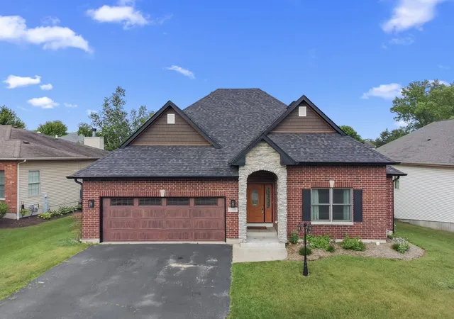 Photo 1 of Single family home for sale at 1400 Savanna Ln, Woodstock, IL 60098 | MLS# 12717490 | Listing updated on 2026-08-26