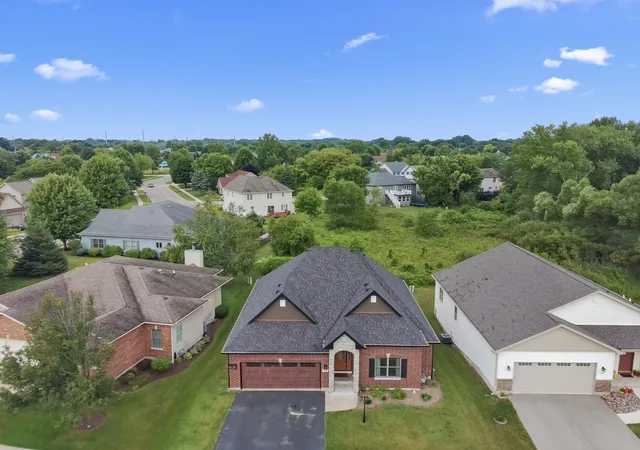 Photo 2 of Single family home for sale at 1400 Savanna Ln, Woodstock, IL 60098 | MLS# 12717490 | Listing updated on 2026-08-26