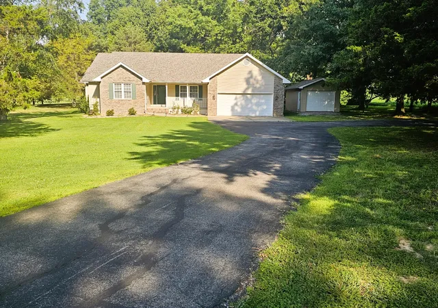 Photo 3 of Single family home for sale at 14687 N Lost Lake Ln, Mt Vernon, IL 62864 | MLS# 12717495 | Listing updated on 2026-10-02