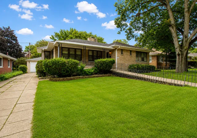 Photo 3 of Sale Pending at 1067 Wentworth Ave, Calumet City, IL 60409 | MLS# 12717502 | Listing updated on 2026-09-17