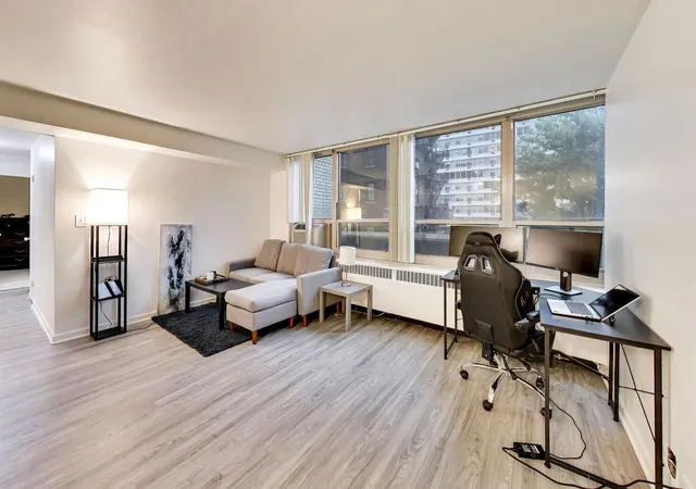 3rd image of 3950 N Lake Shore Dr #227E, Chicago, IL 60613 | MLS# 12717504
