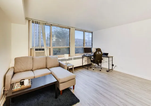 5th image of 3950 N Lake Shore Dr #227E, Chicago, IL 60613 | MLS# 12717504