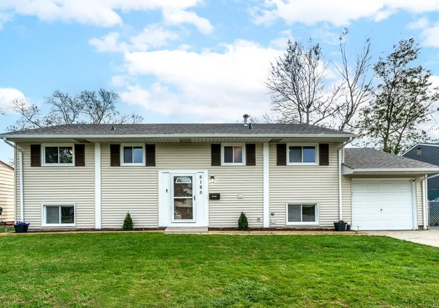 Photo 1 of Single family home for sale at 5185 Greentree Rd, Oak Forest, IL 60452 | MLS# 12717520 | Listing updated on 2026-10-29