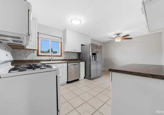 Photo 1 of Single family home for sale at 5185 Greentree Rd, Oak Forest, IL 60452 | MLS# 12717520 | Listing updated on 2026-10-29