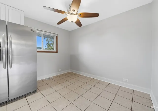 Photo 4 of Single family home for sale at 5185 Greentree Rd, Oak Forest, IL 60452 | MLS# 12717520 | Listing updated on 2026-10-29