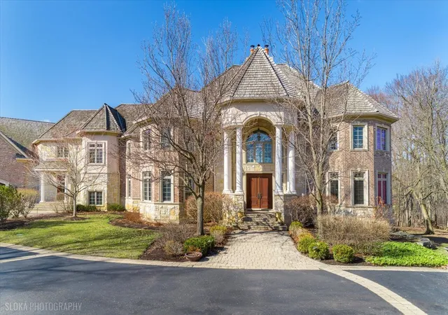 Photo 4 of Single family home for sale at 414 Dana Ln, Barrington Hills, IL 60010 | MLS# 12717524 | Listing updated on 2026-08-03